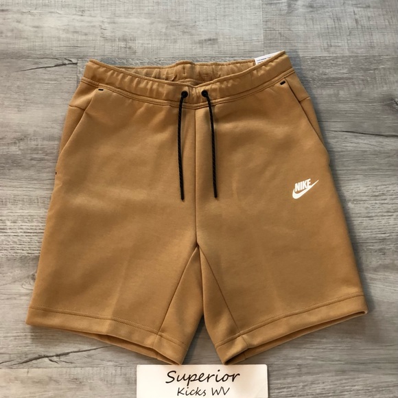 nike tech fleece shorts beige
